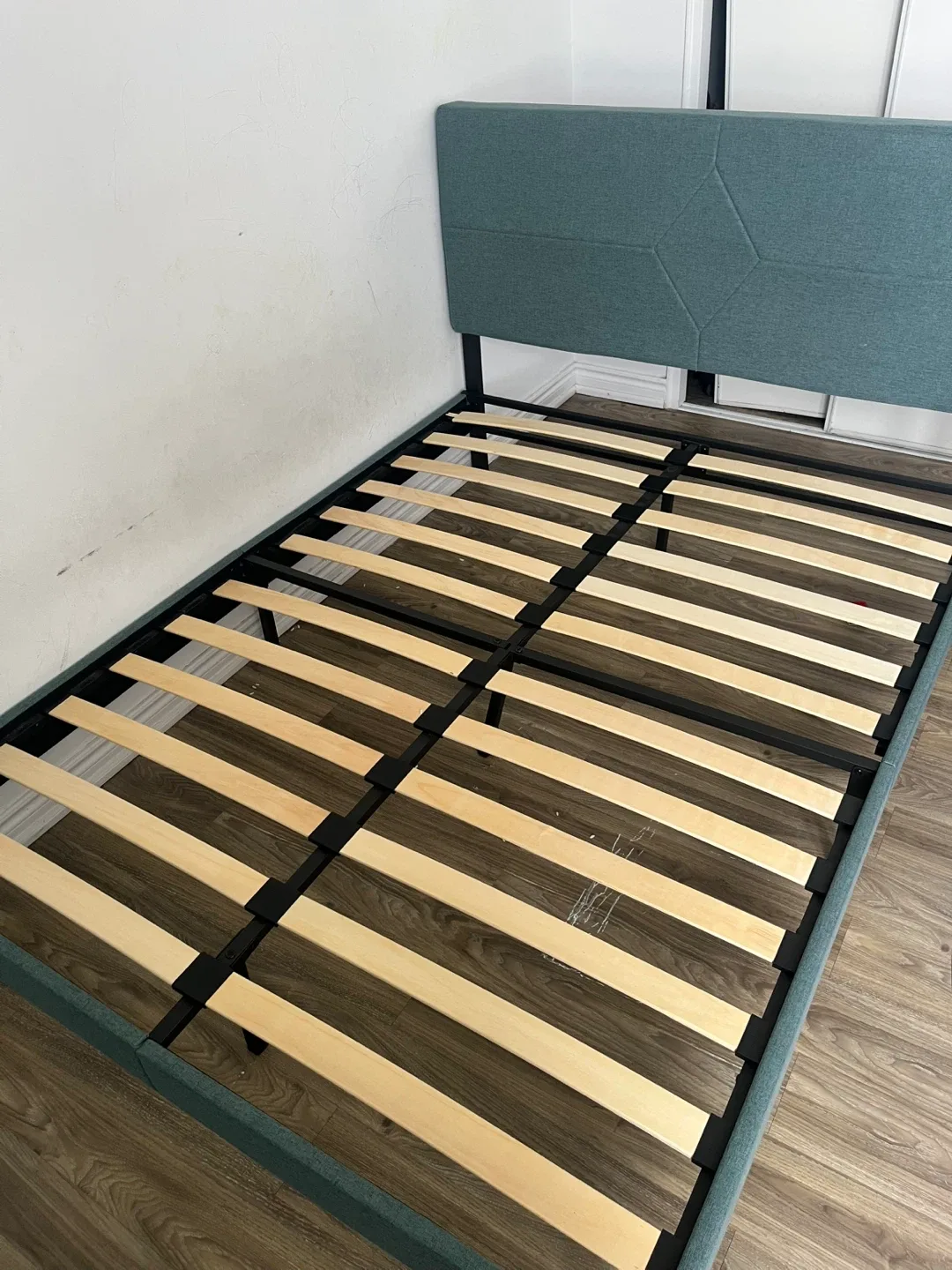 Queen size Bed Frame with Headboard image indicator(2)