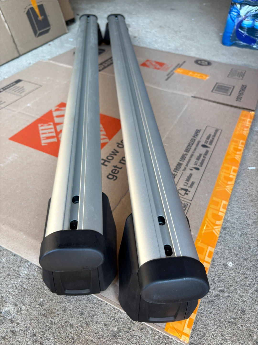 Audi Original (New) Silver Roof Rack Cross Bars - photo 2
