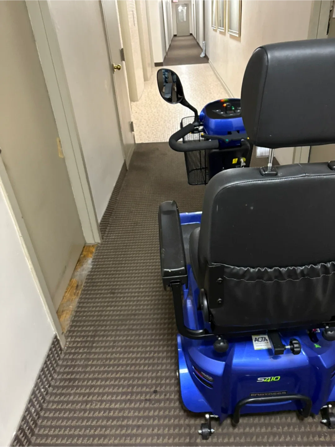 Pride Mobility S410 Fortress Scooter - Blue image indicator(3)