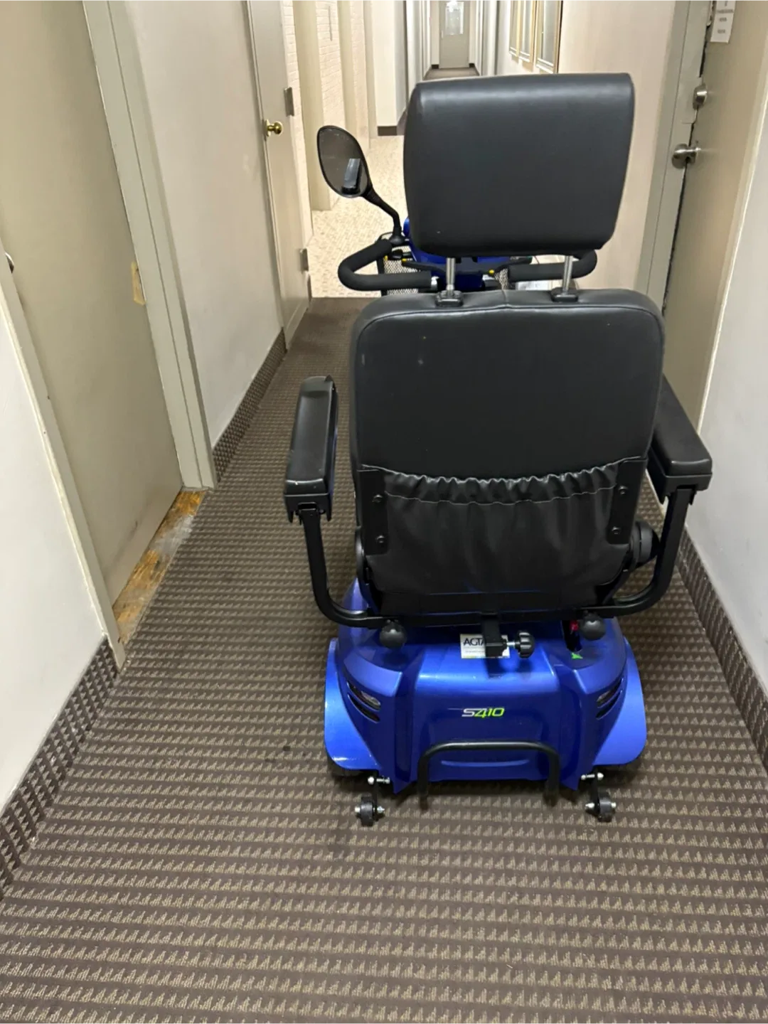 Pride Mobility S410 Fortress Scooter - Blue image indicator(4)