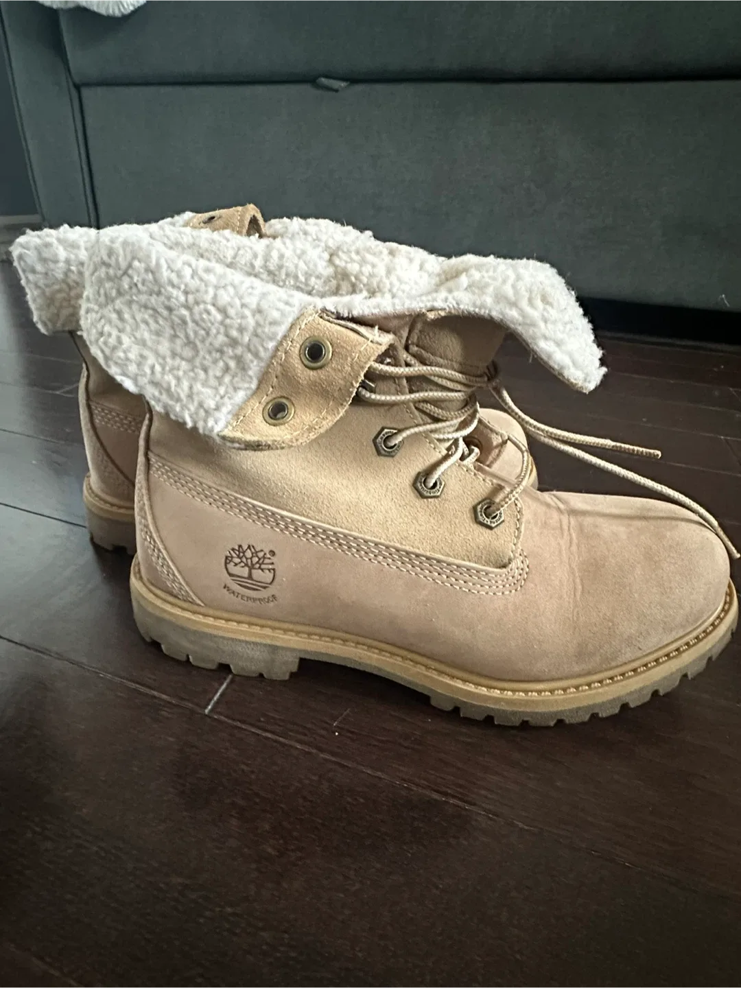 Timberland Women’s Beige Roll-Top Boots - Size 6 image indicator(3)