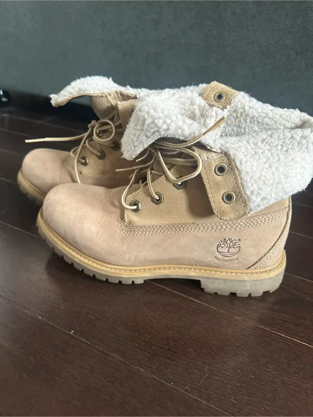 Timberland Women’s Beige Roll-Top Boots - Size 6 image indicator(5)
