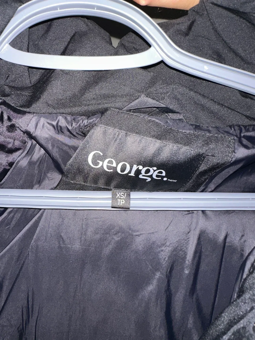 Woman’s Puffer jacket image indicator(3)