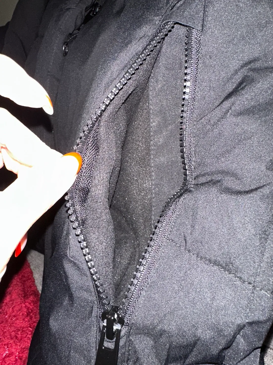 Woman’s Puffer jacket image indicator(4)