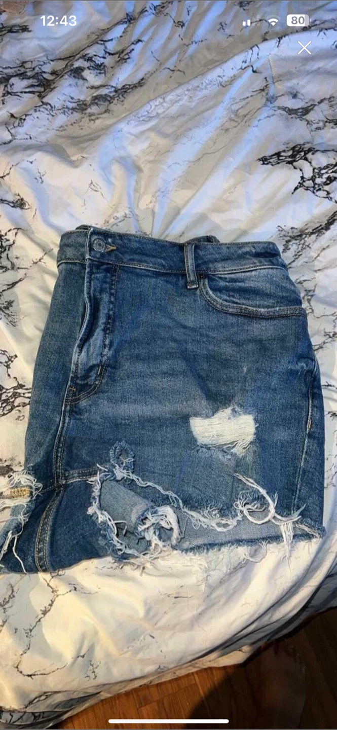 Distressed Denim shorts - photo 4