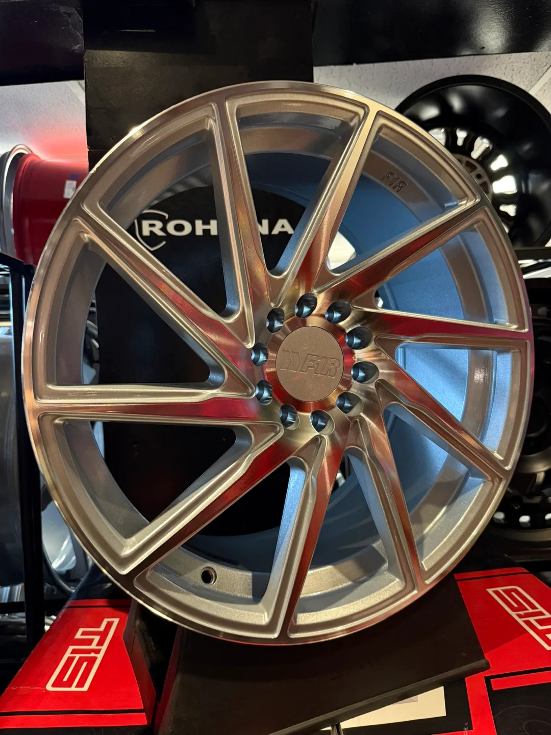 F1R F18 Silver Wheels image indicator(3)