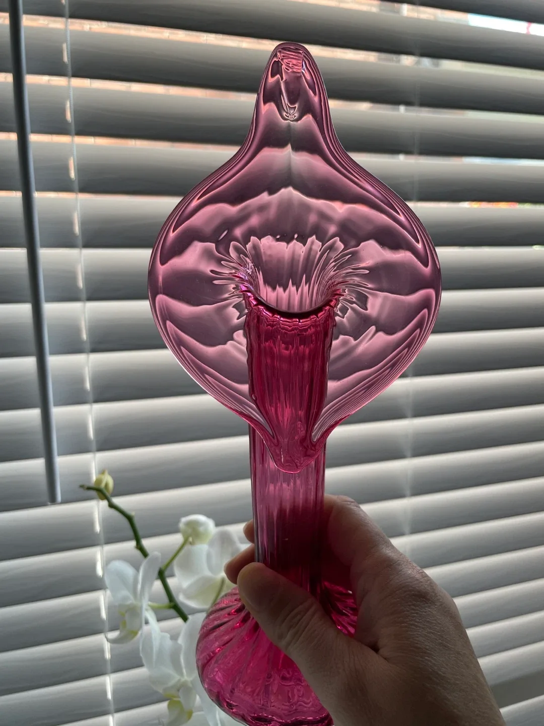 Pink cranberry glass vase image indicator(3)