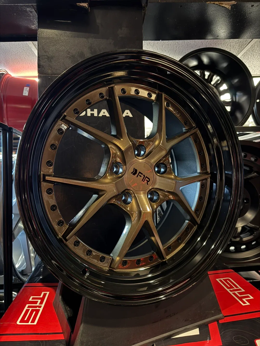 F1R Wheels - Bronze with lip gloss black image indicator(2)