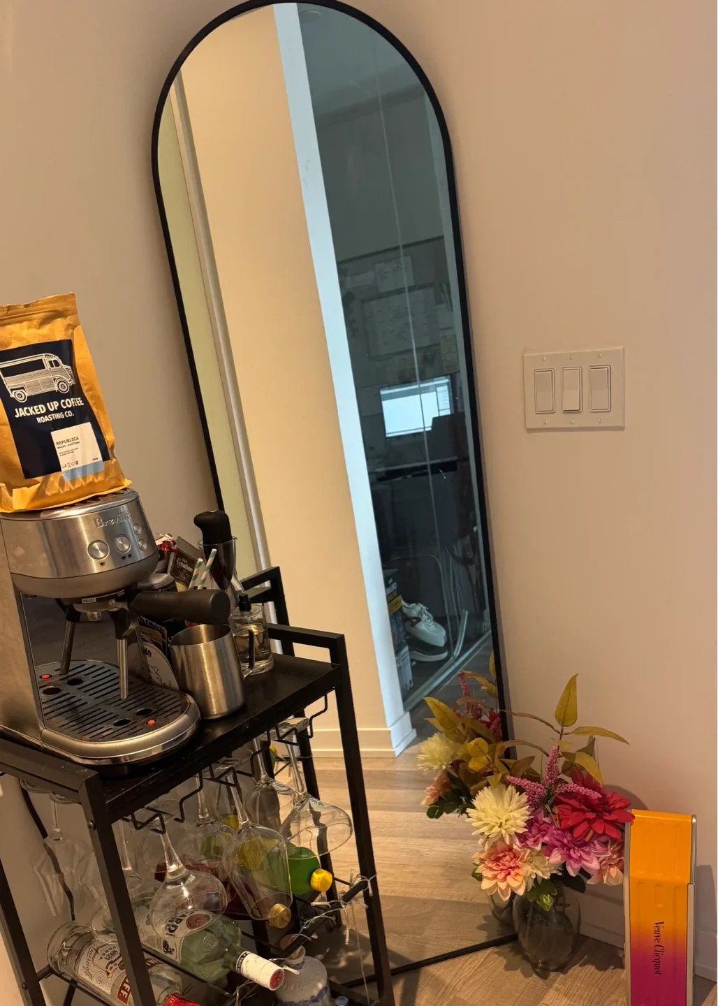 Black Framed Arched Full Length Mirror image indicator(2)