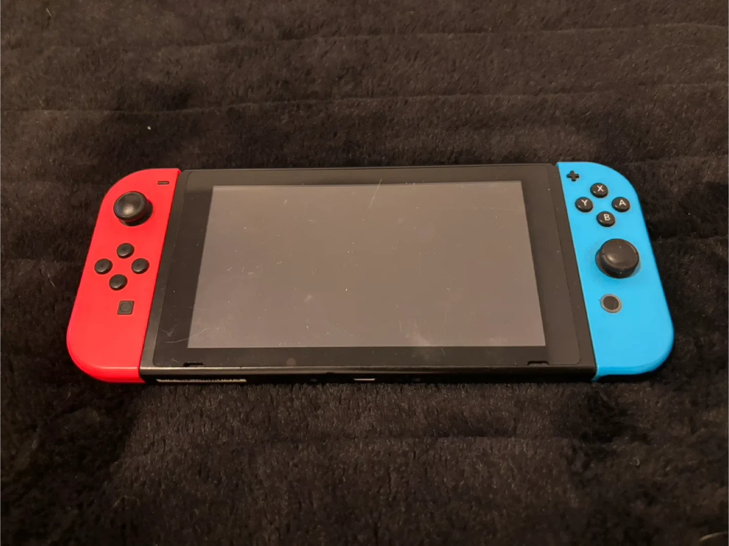 Nintendo Switch with Zelda Case image indicator(3)