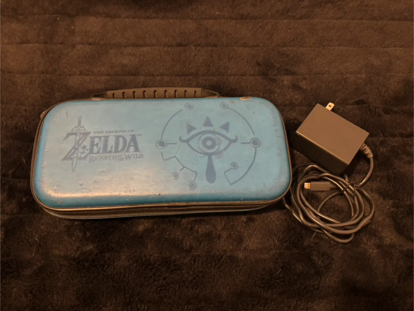 Nintendo Switch with Zelda Case image indicator(5)