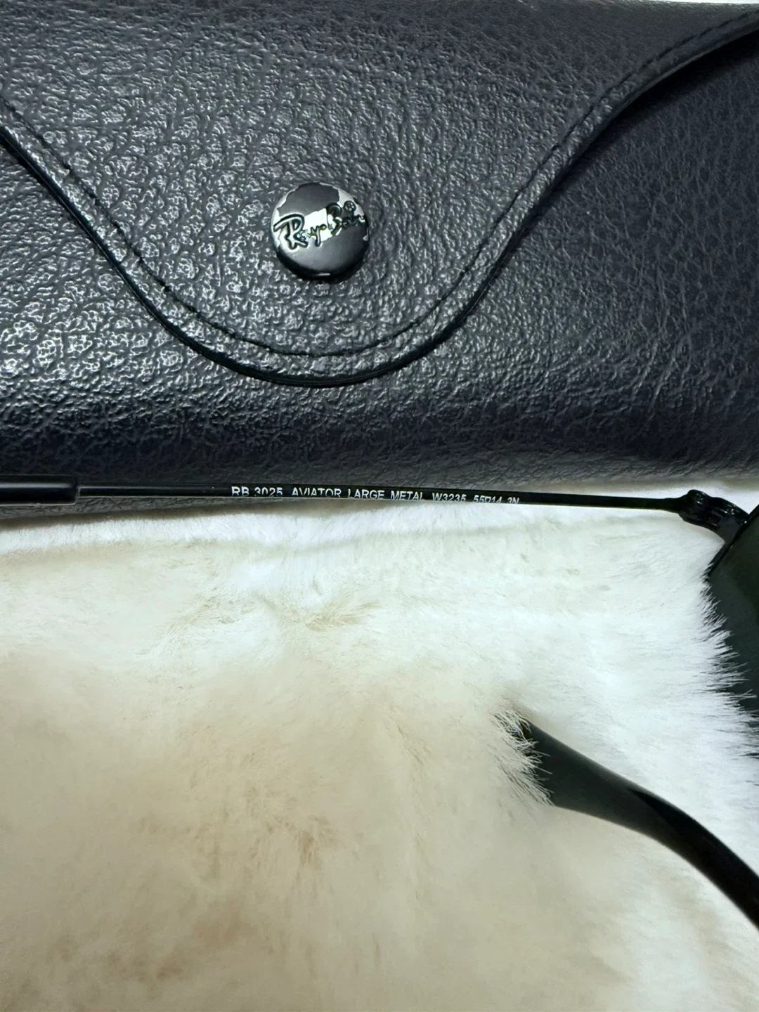 Ray-Ban RB 3025 Aviator Sunglasses with Case image indicator(3)