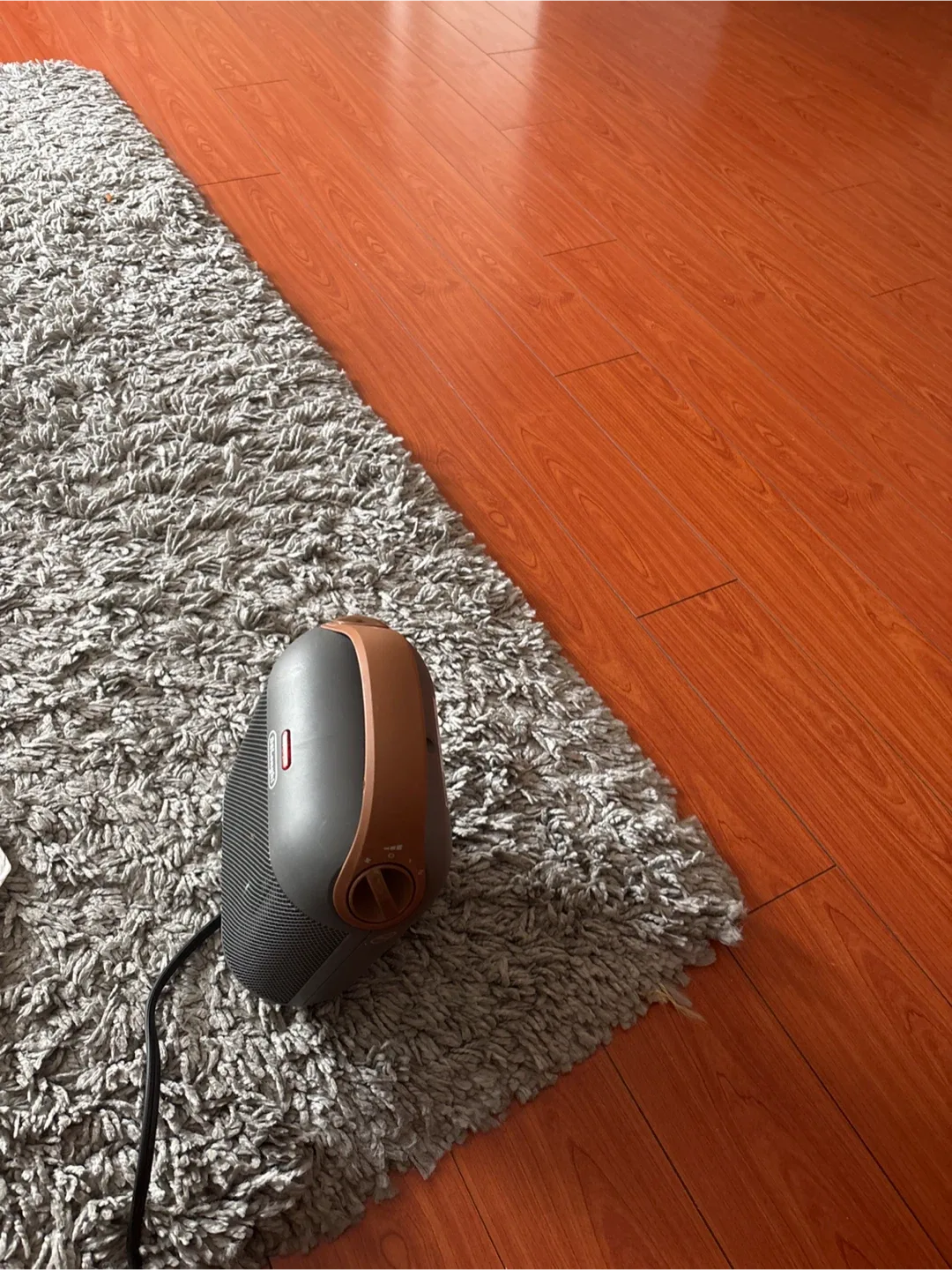 Portable Space Heater - Great Condition image indicator(2)