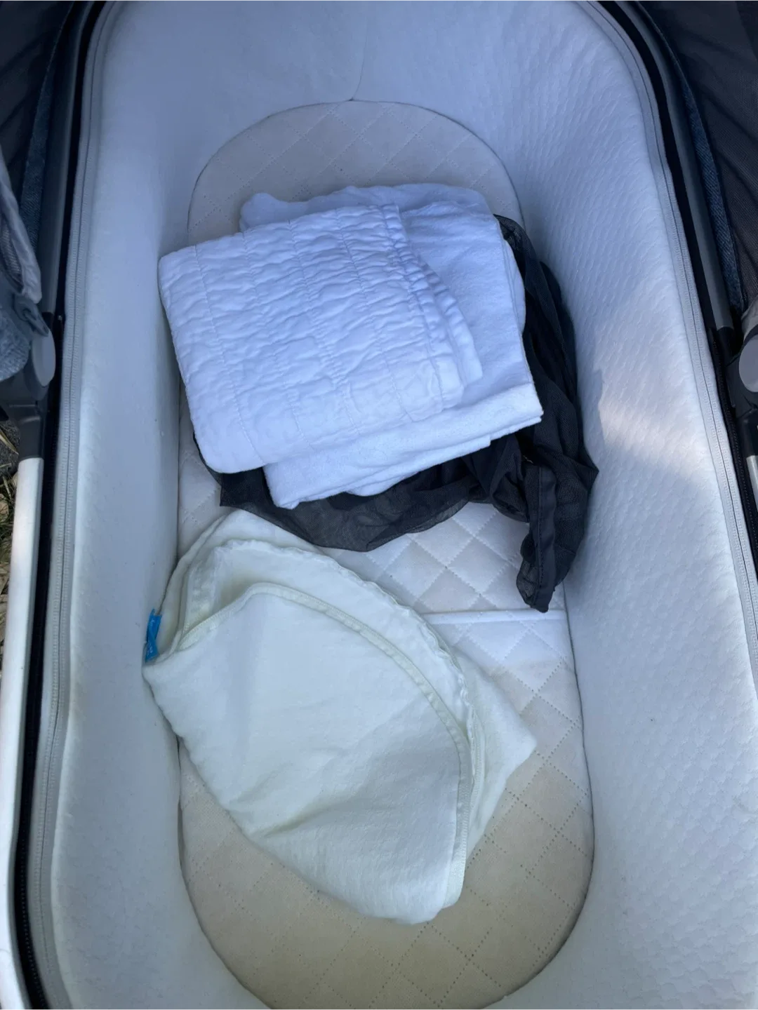 UPPAbaby Vista Stroller + Bassinet image indicator(2)