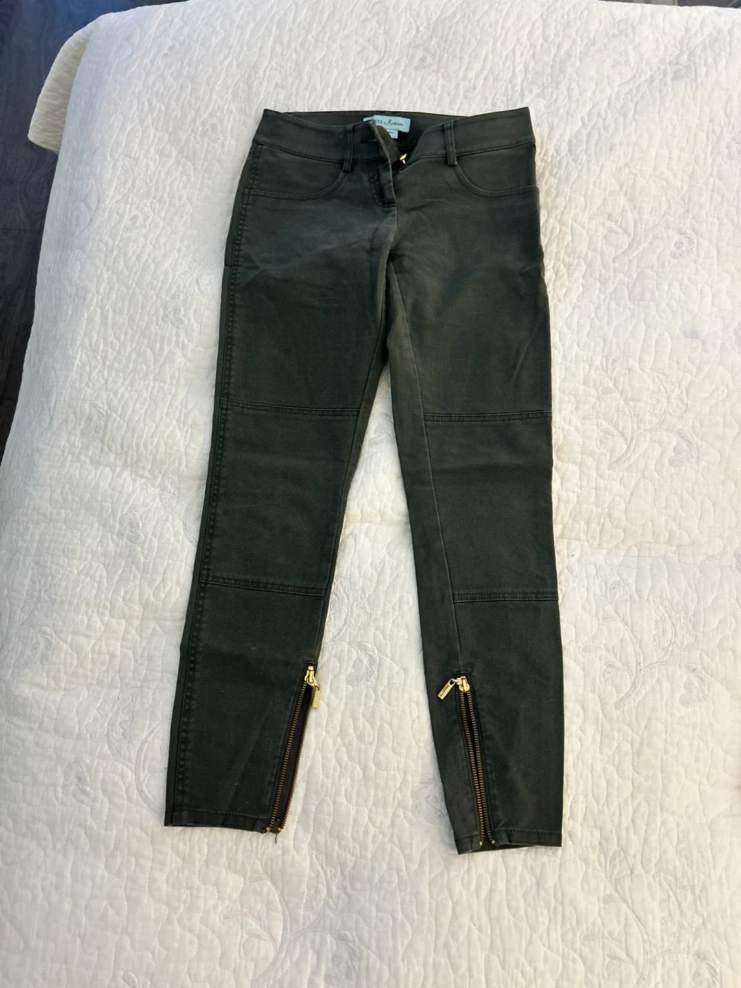 Guess by Marciano Olive Green Pants - SIZE : 0