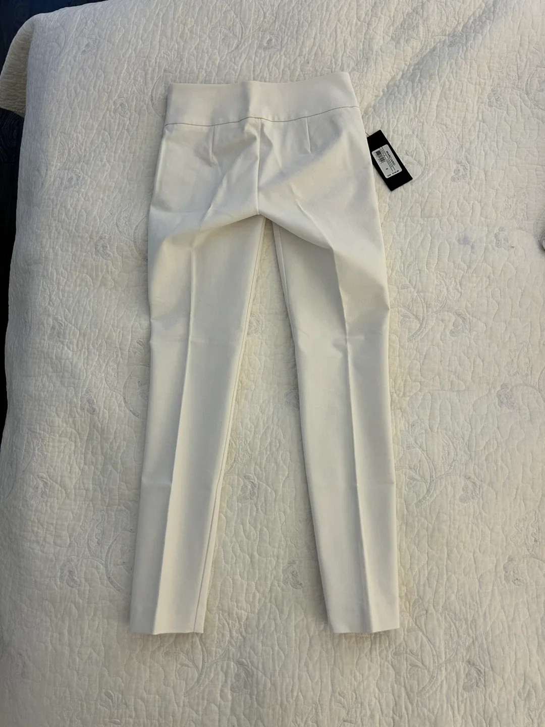 New Marciano White Pants - Size 0 image indicator(2)