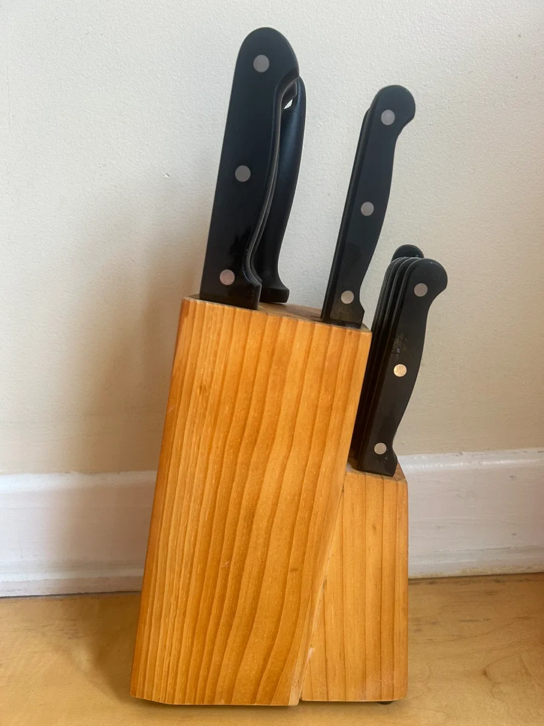 Knife Set with Wooden Block image indicator(3)