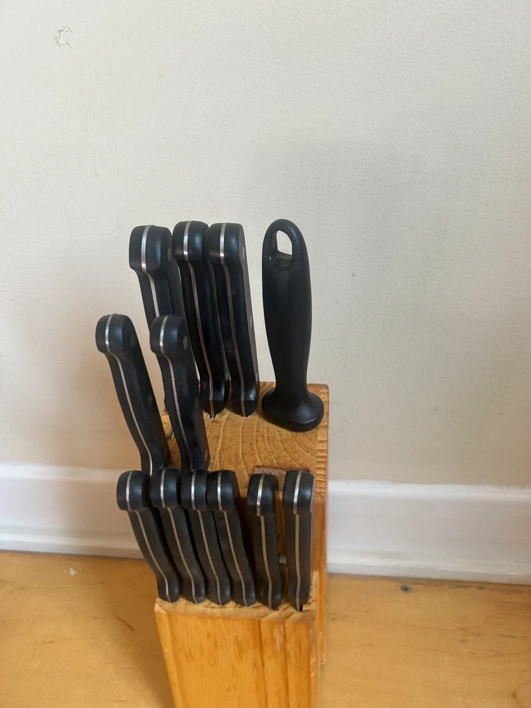 Knife Set with Wooden Block thumbnail