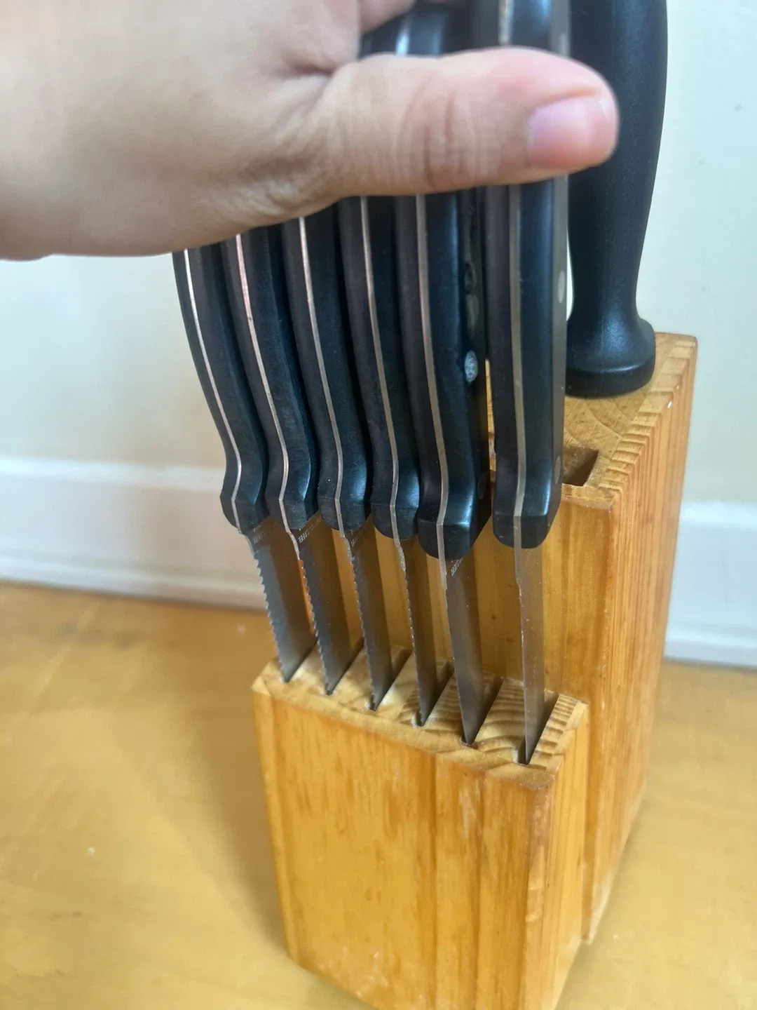 Knife Set with Wooden Block image indicator(4)