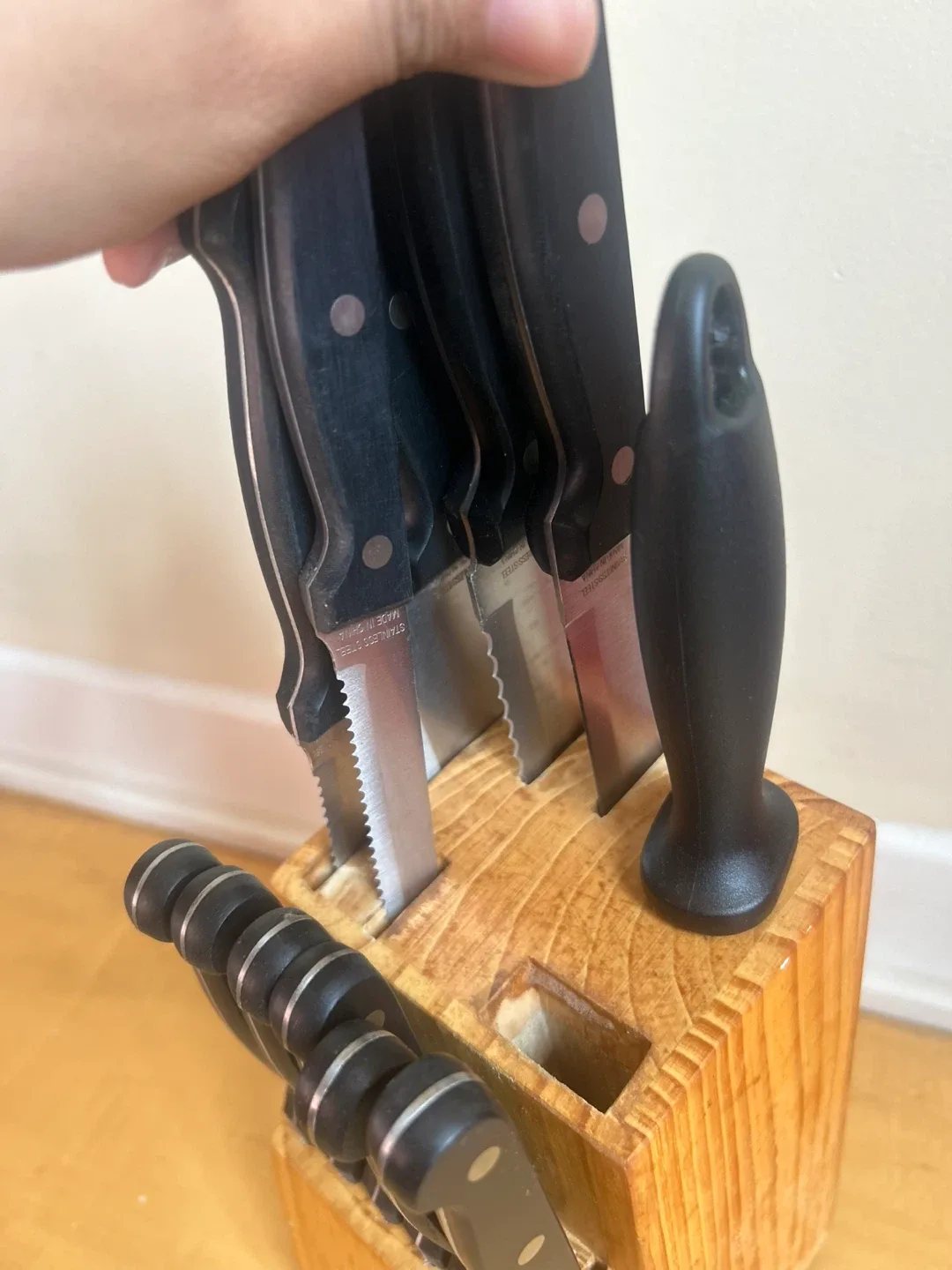 Knife Set with Wooden Block image indicator(6)