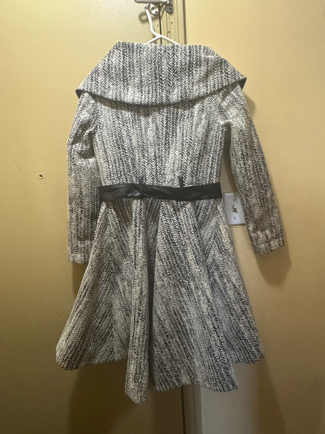 Bebe Herringbone Coat with Belt - photo 2