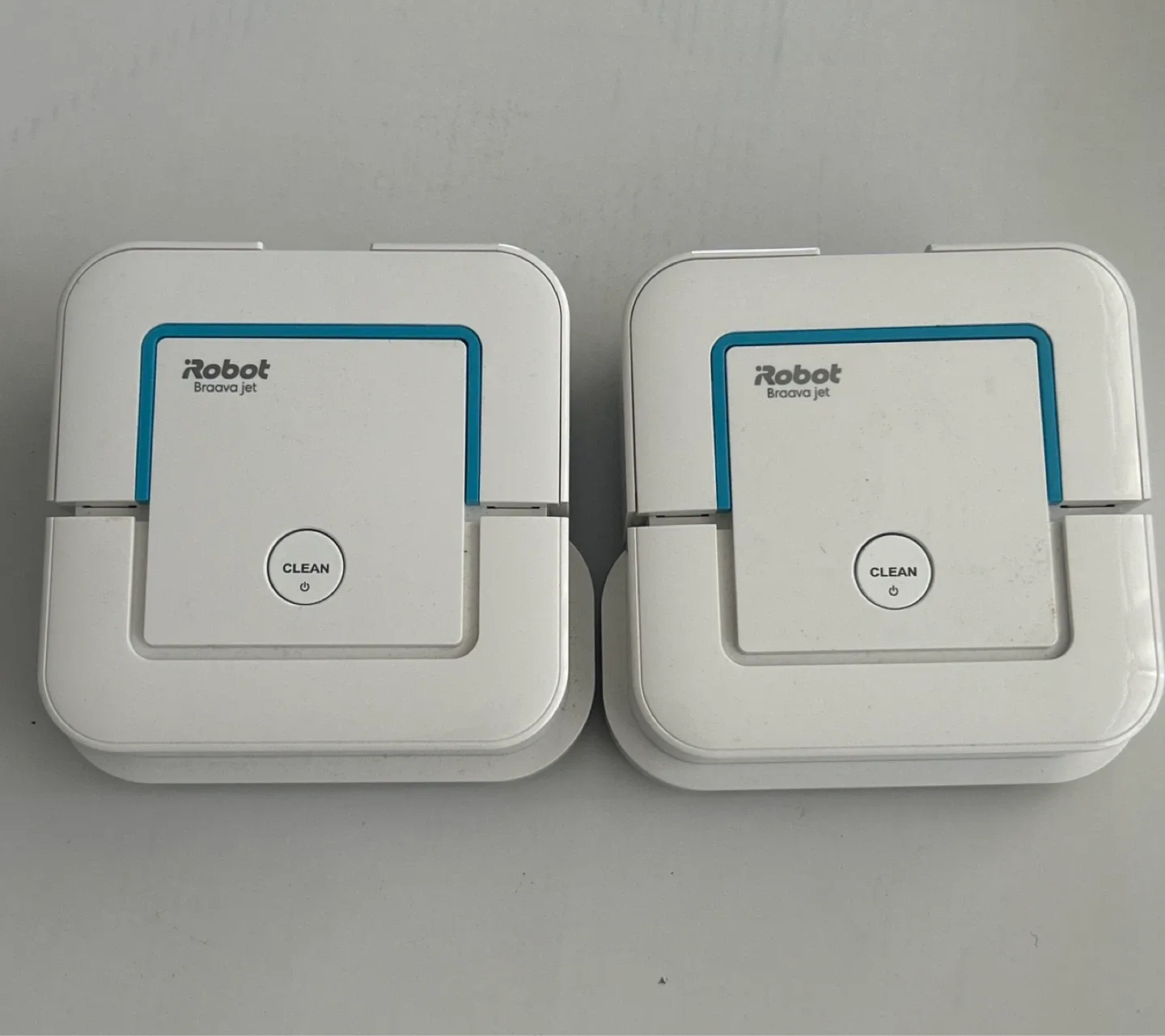 iRobot Braava Jet 240 Mopping Robot - Like New! image indicator(2)