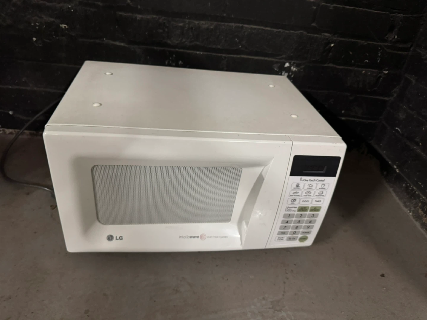 LG Intellowave Microwave Oven