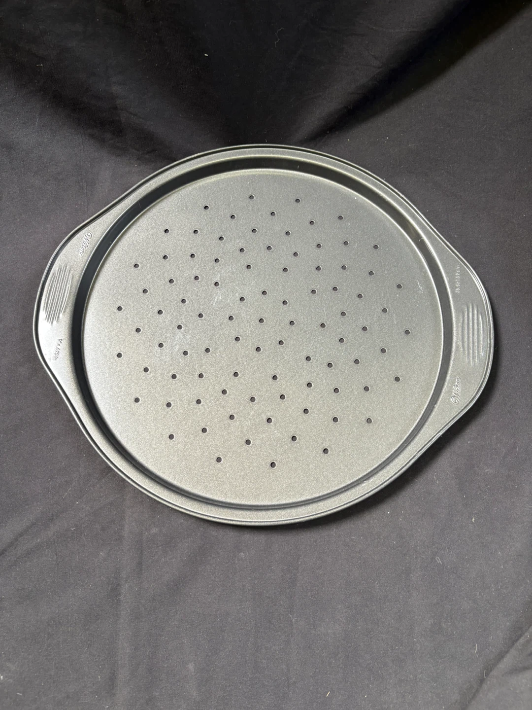 Wilton Pizza Pan - 13 inch - photo 2