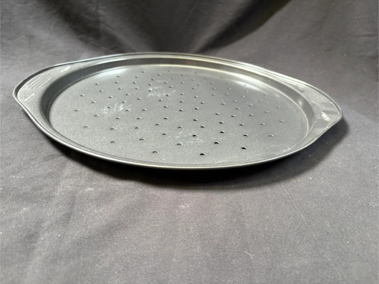 Wilton Pizza Pan - 13 inch - photo 3