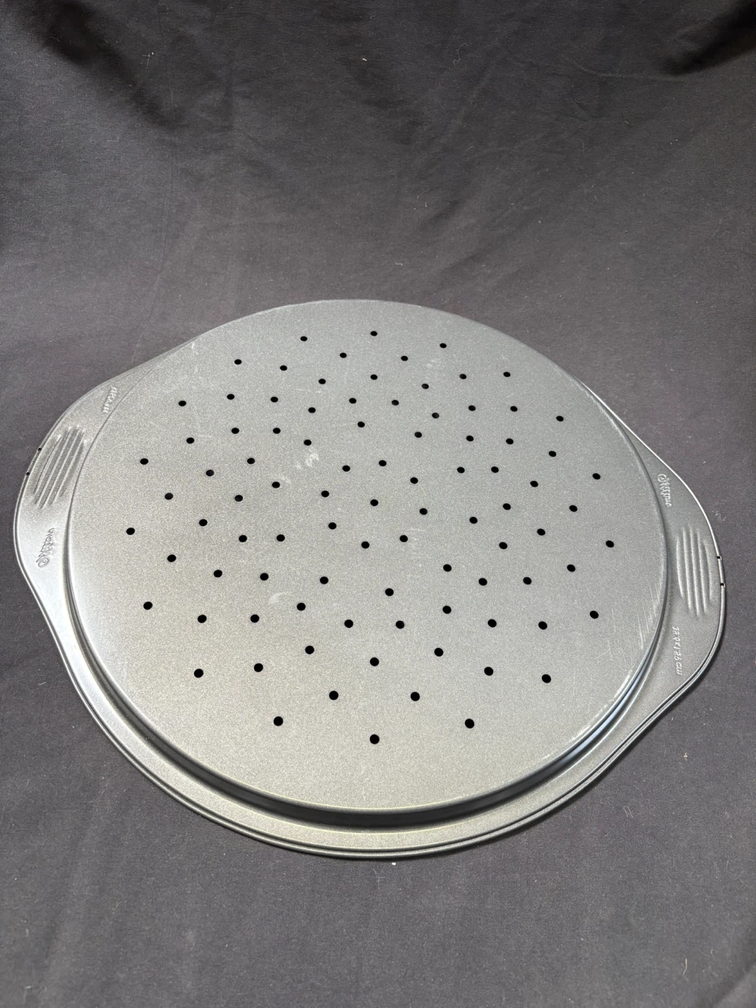Wilton Pizza Pan - 13 inch - photo 4
