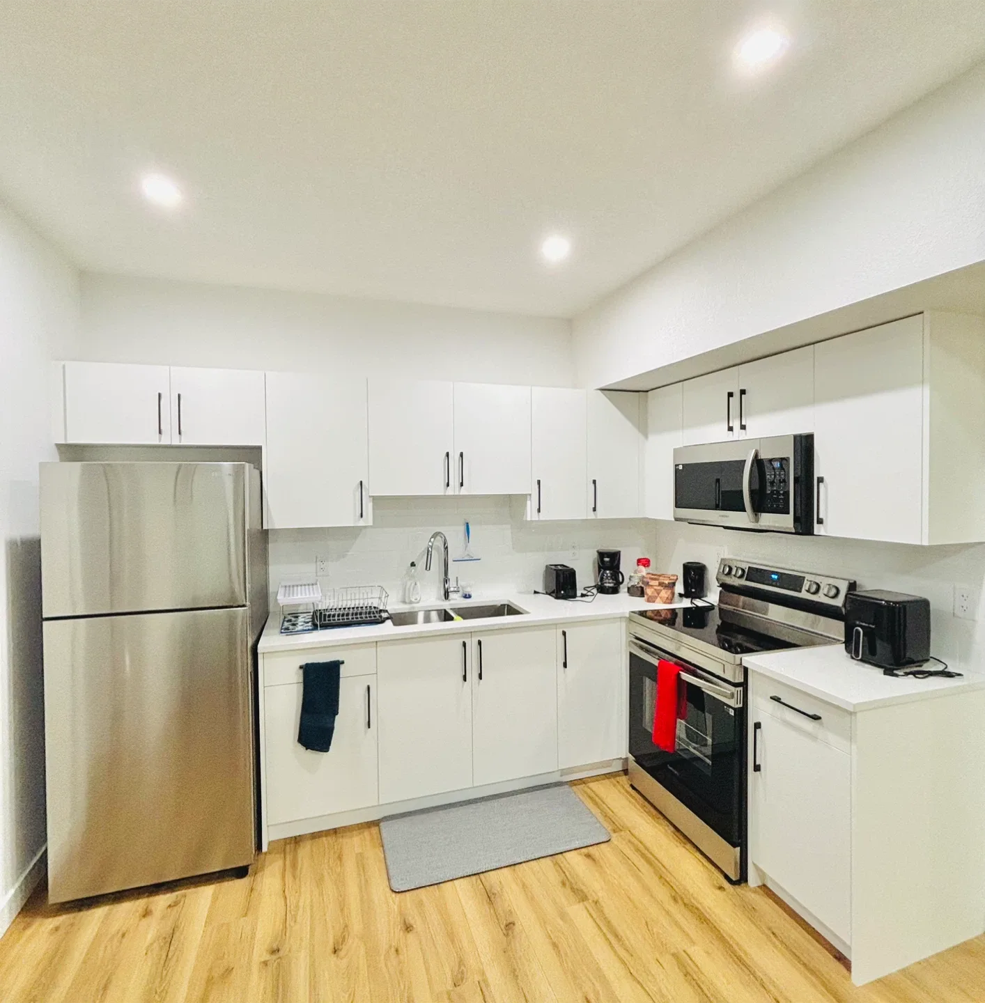 2 Bed legal spacious furnished basement for rent image indicator(4)