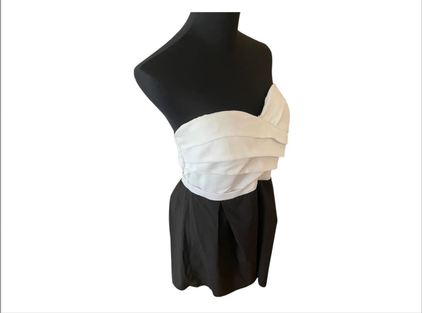 Vintage Early 2000s Y2K Strapless Babydoll Rompe image indicator(4)