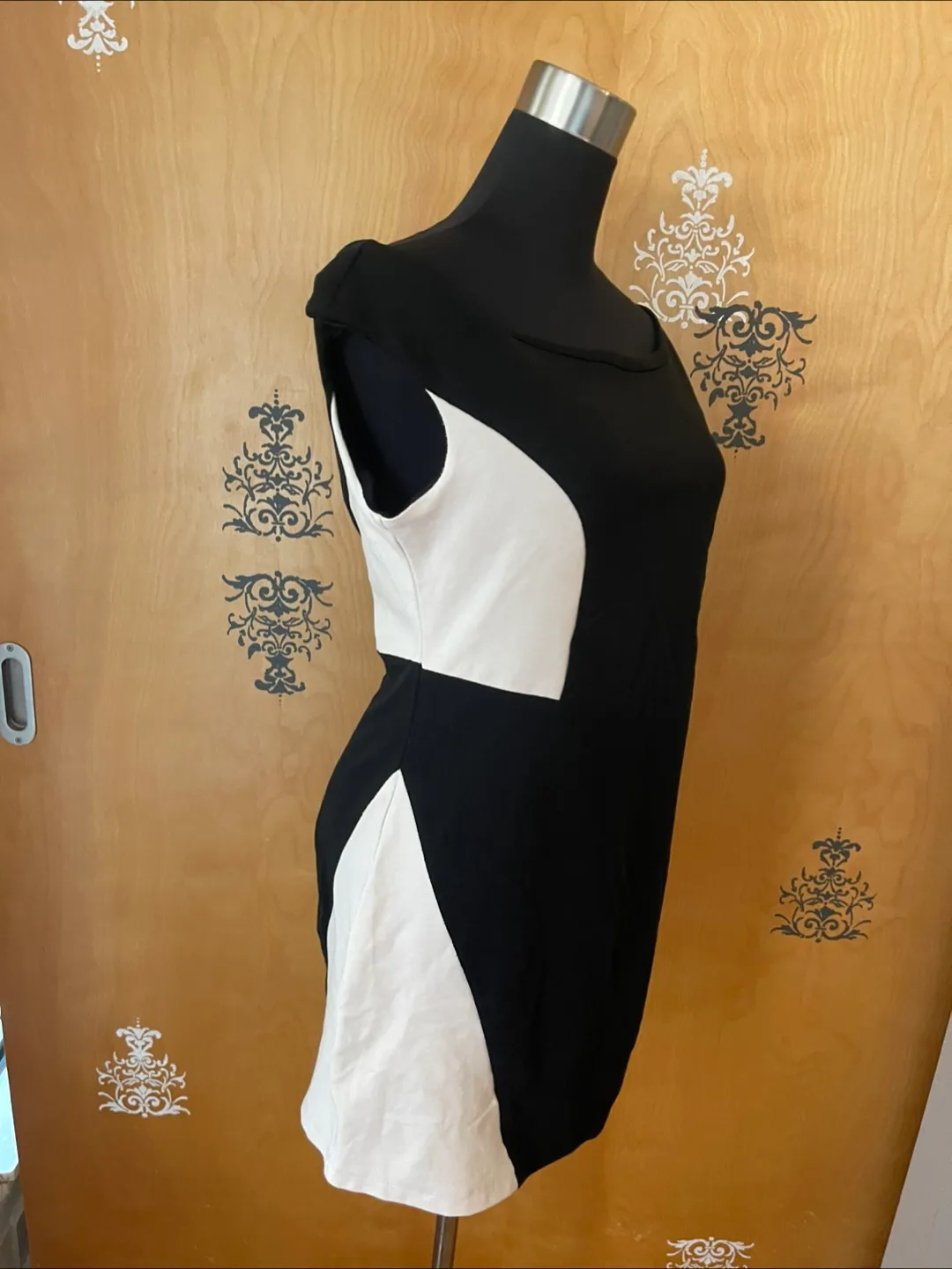 Vintage 2000s Y2K Black & White Bodycon Dress image indicator(2)