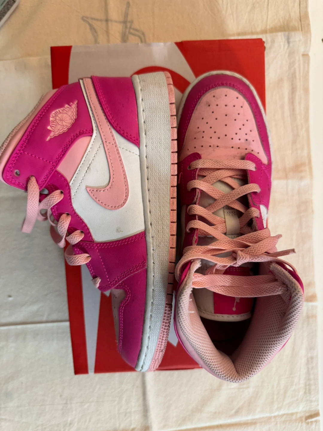 Nike Air Jordan 1 Mid Pink Sneakers