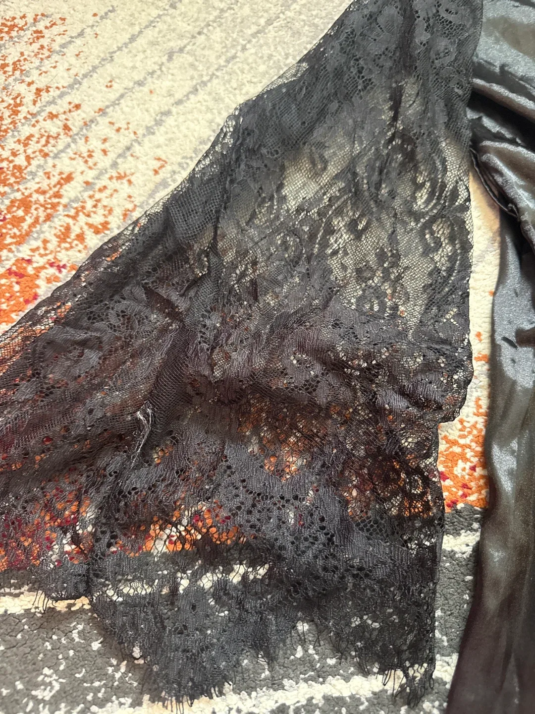 Black Lace Sleeve Robe 🥕 image indicator(4)