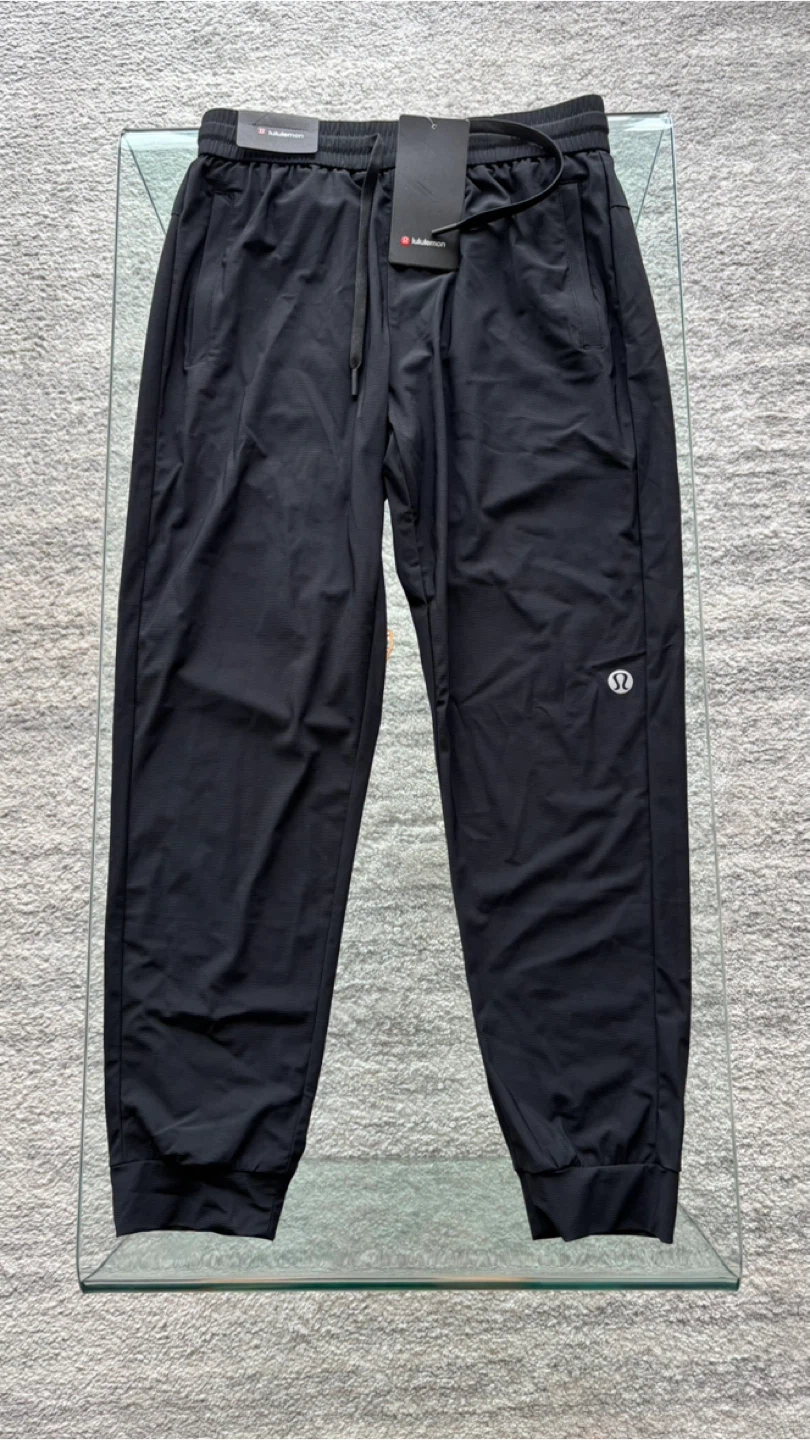 Lululemon Licence to Train Cargo Jogger - Size M - photo 2