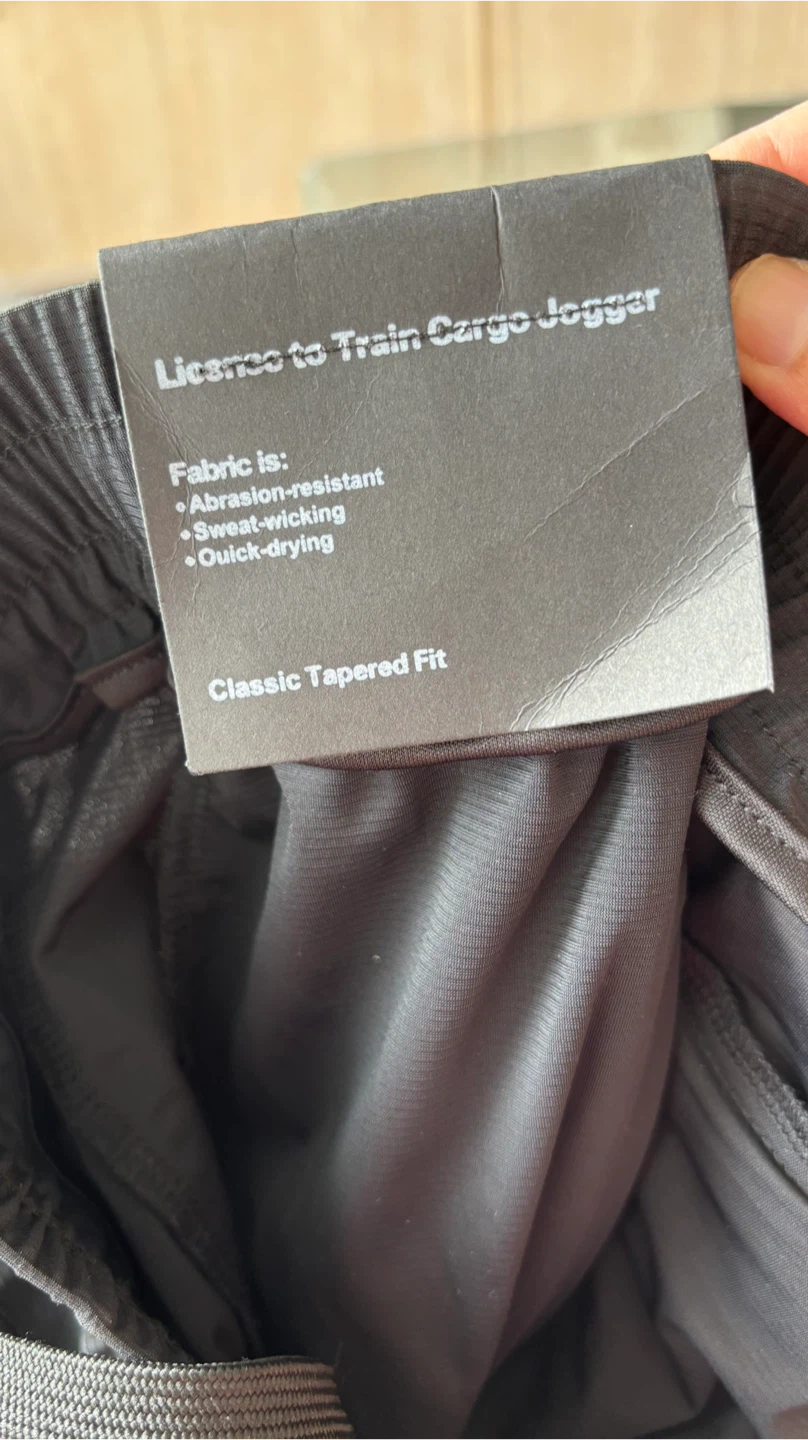 Lululemon Licence to Train Cargo Jogger - Size M - photo 4