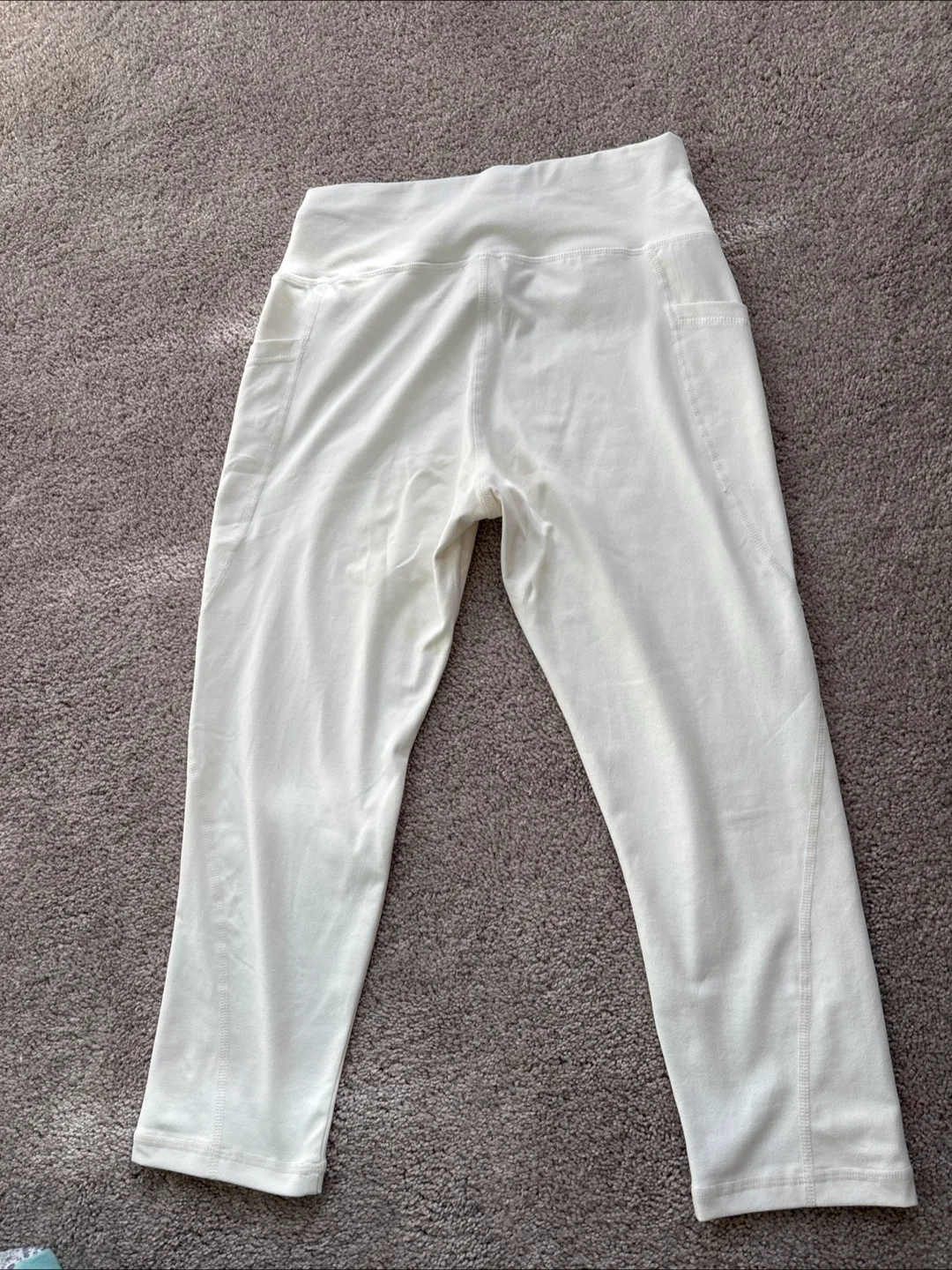 Shein White Cropped Leggings - Size S image indicator(3)