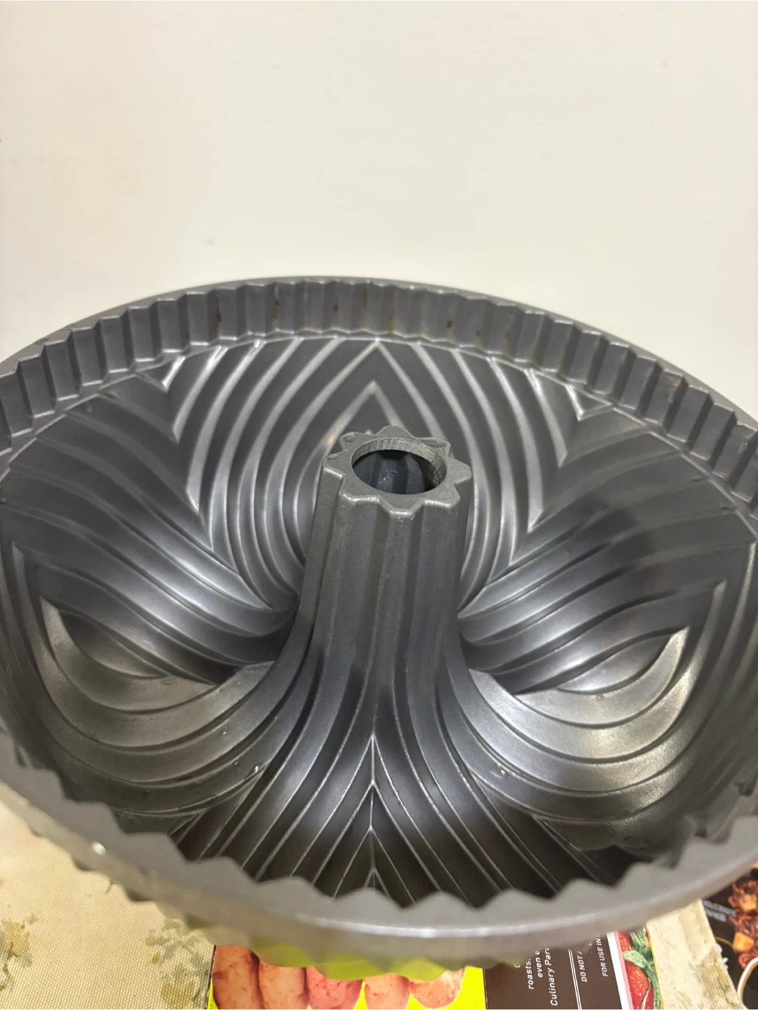 Bundt Cake Pan - photo 3