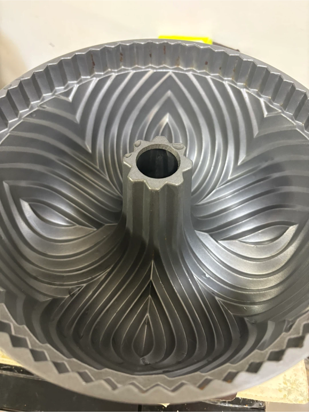 Bundt Cake Pan - photo 5