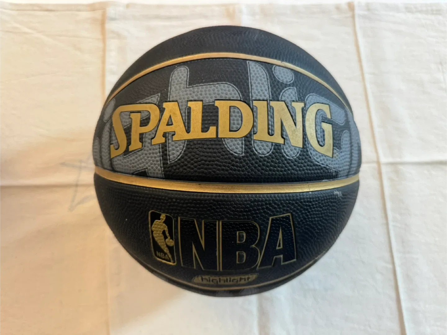 Spalding NBA Highlight Basketball - Black & Gold