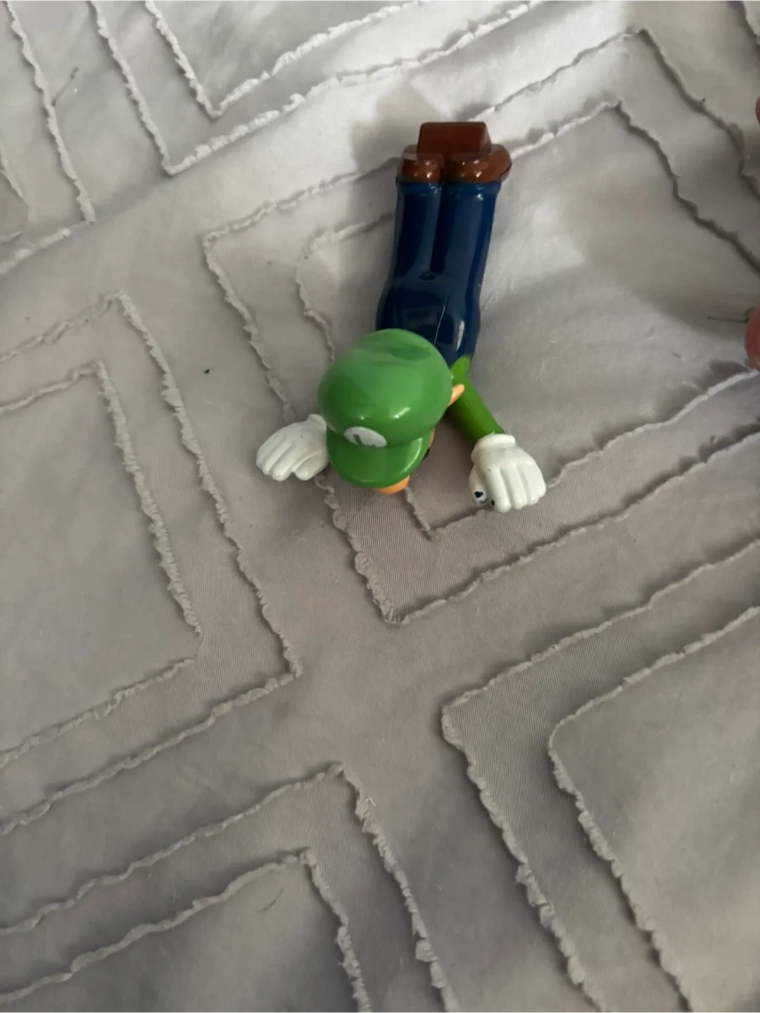 Luigi Figurine image indicator(2)
