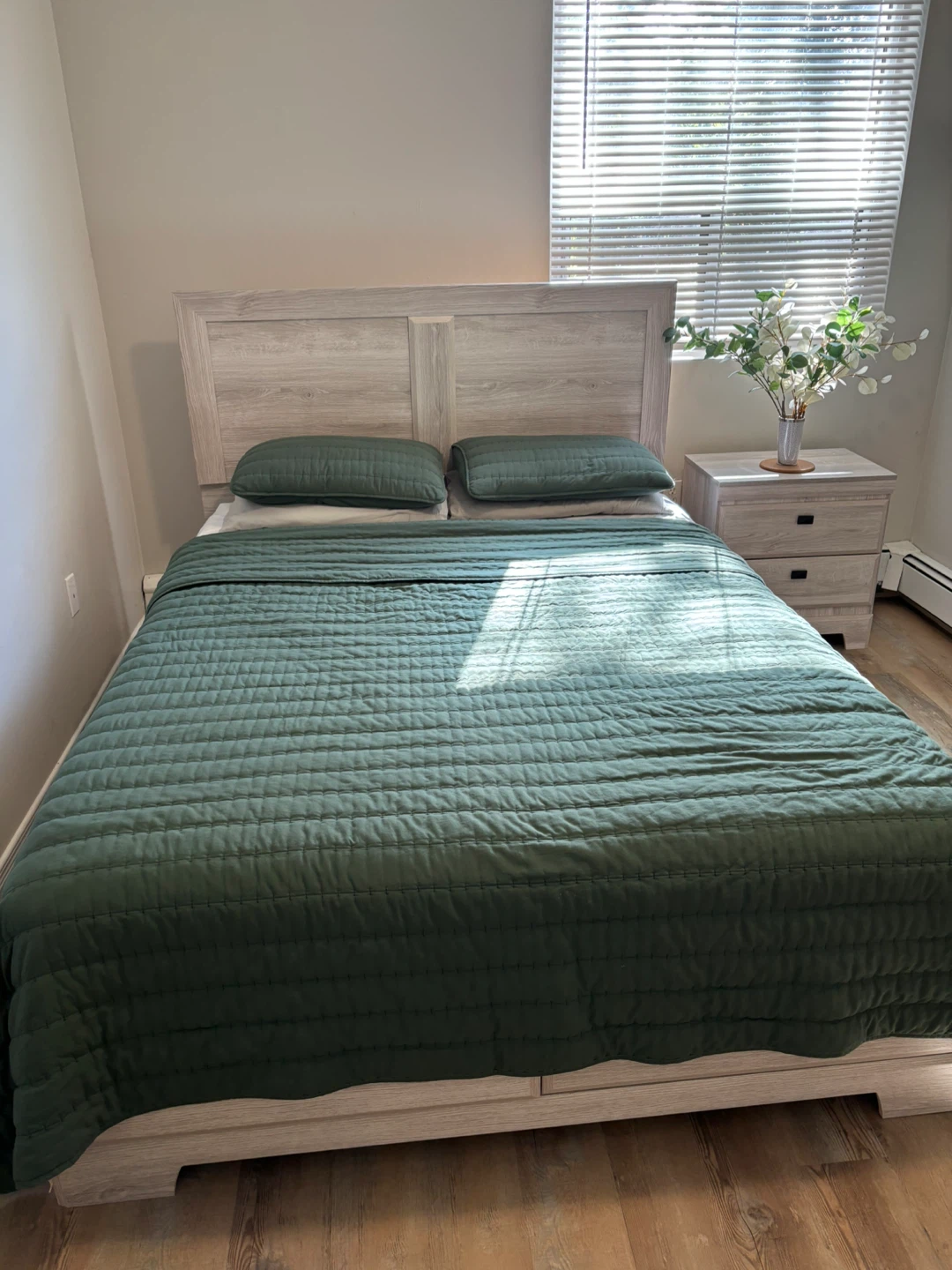 Bedroom Set - Bed, Dresser, Mirror, Nightstand - photo 2
