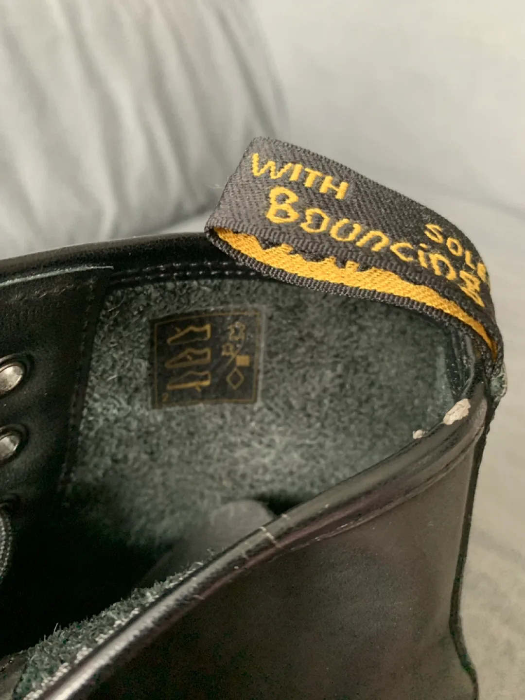 Dr. Martens Men’s Boots – Size 8 (Black leather) image indicator(6)