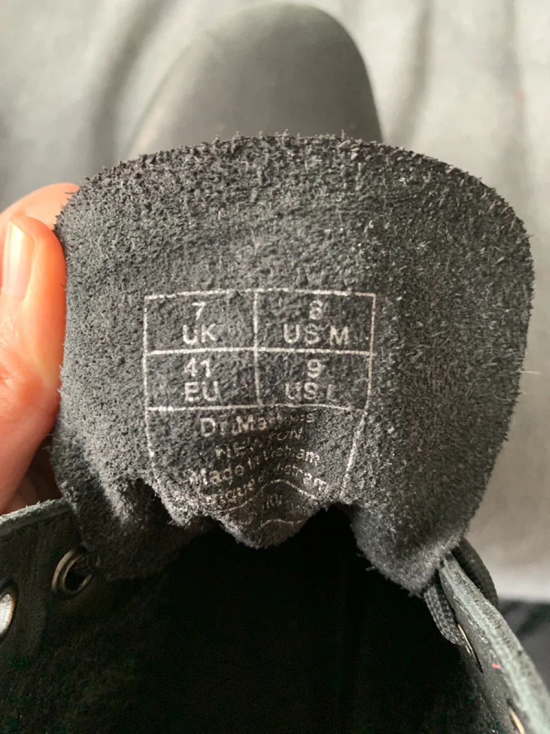 Dr. Martens Men’s Boots – Size 8 (Black leather) image indicator(5)