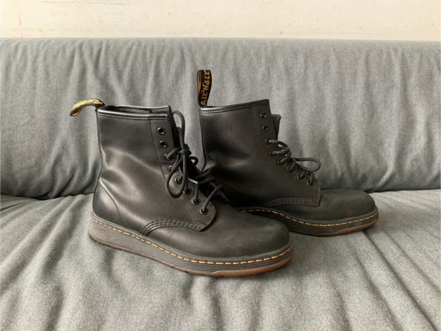 Dr. Martens Men’s Boots – Size 8 (Black leather) image indicator(3)