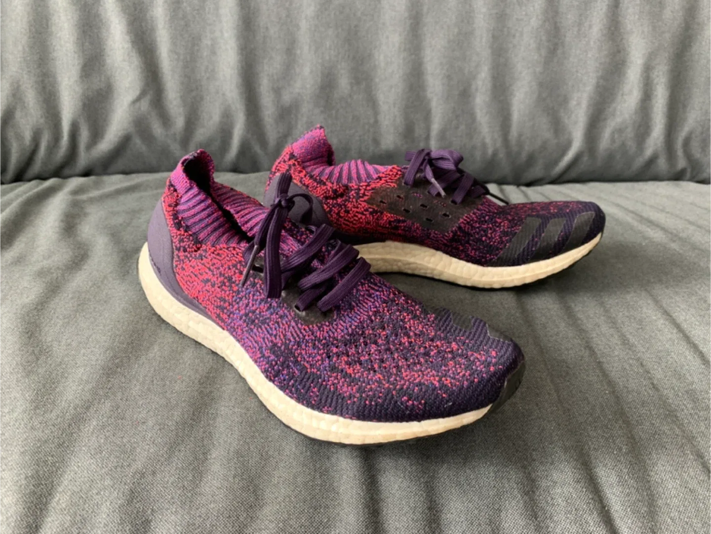 Adidas UltraBoost Laceless Purple/Red, US 7.5 image indicator(2)