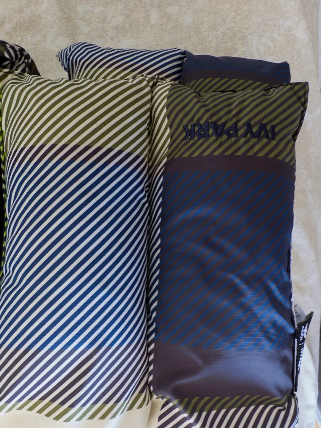 Adidas IVY PARK Puf Scarf image indicator(2)