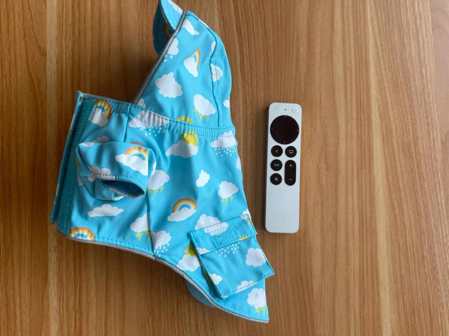 Canada Pooch Dog Raincoat Size 8 image indicator(2)