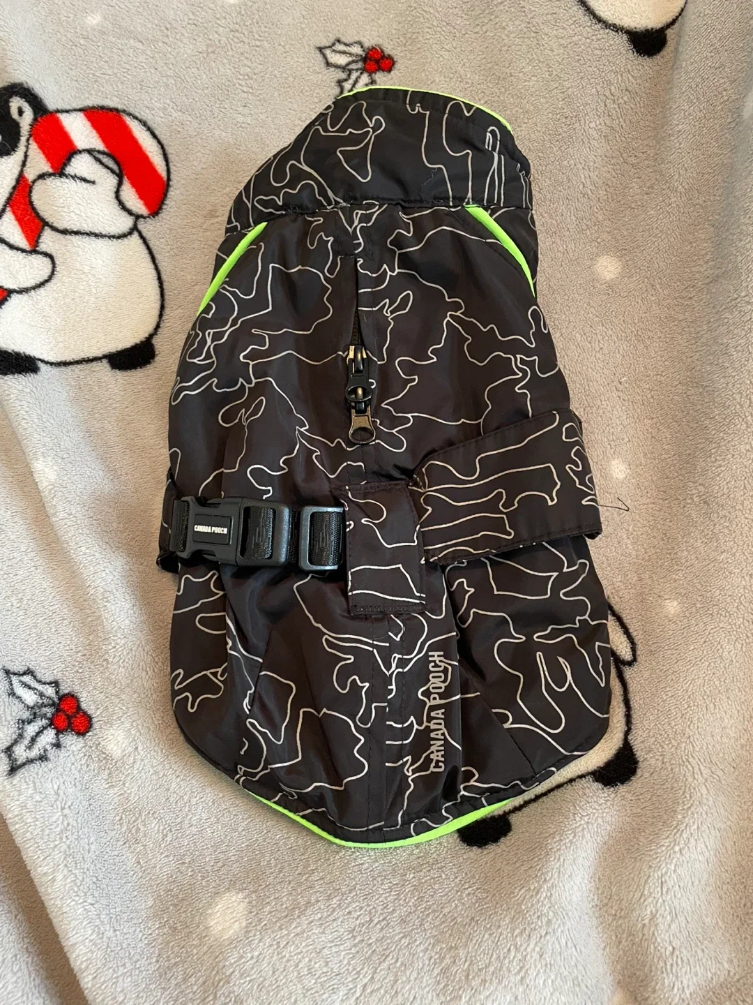 10” (5-8lbs) Black Canada Pooch Thermal Winter Coat thumbnail